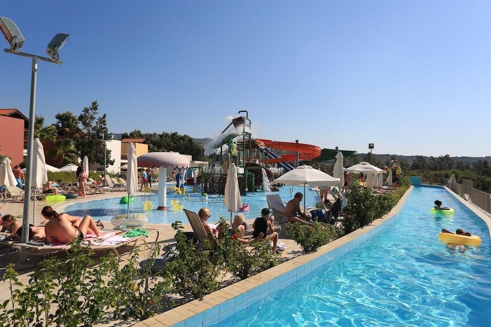 Üdülőközpont Aqua Sol Water Park 4*